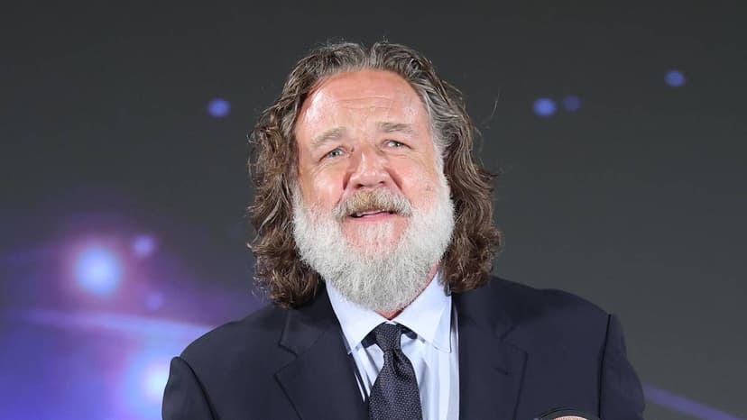 Russell Crowe's Shocking 62-Year-Old Physique Revealed!