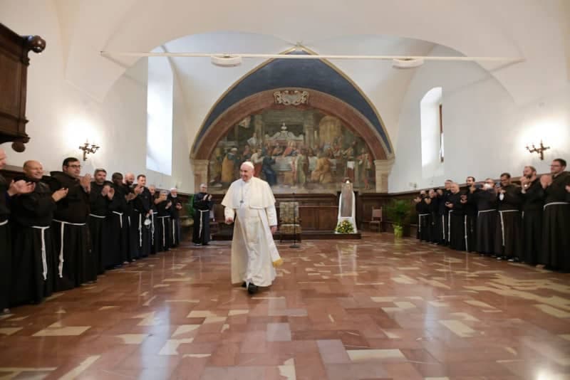 Saint Francis' Remains Unveiled After 8 Centuries