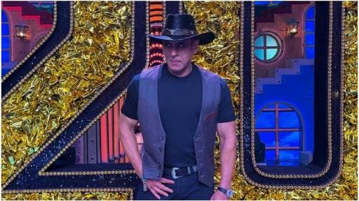 Salman Khan & Dad's Cowboy Hat Snap Goes Viral