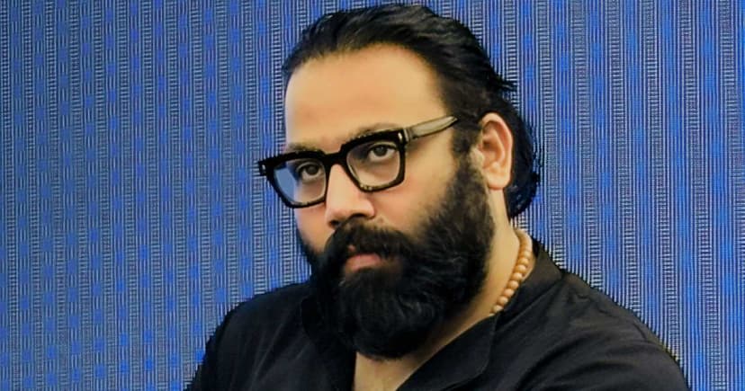 Vanga Eyes 2000 Cr Club with Prabhas' Spirit