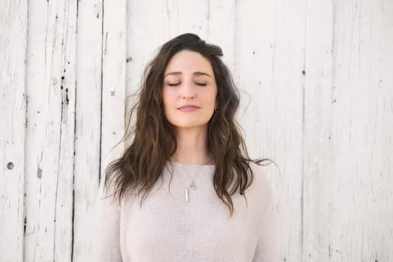 Sara Bareilles Sings Through Loss with Intimate Toronto Show