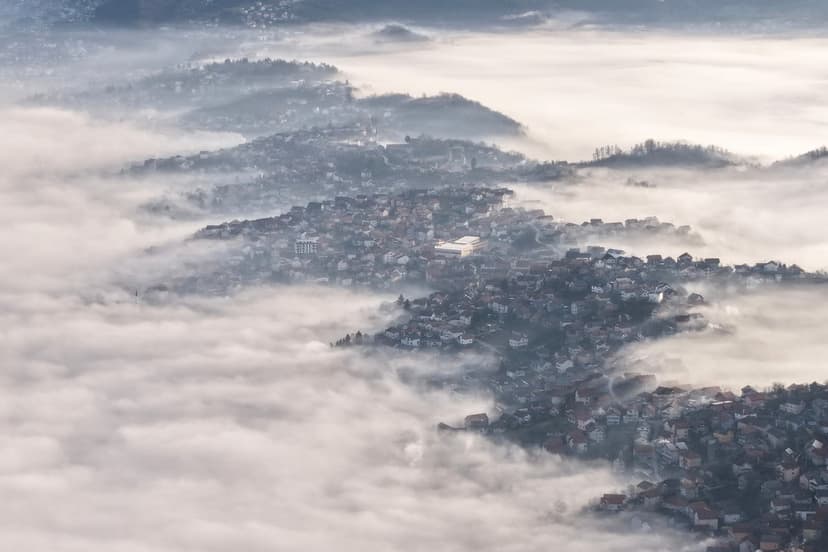 Sarajevo Choked: Thick Fog Halts Flights, Health Alert Issued
