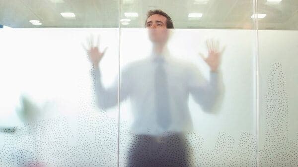 Students Hunt Scarce Internships Amid AI Takeover