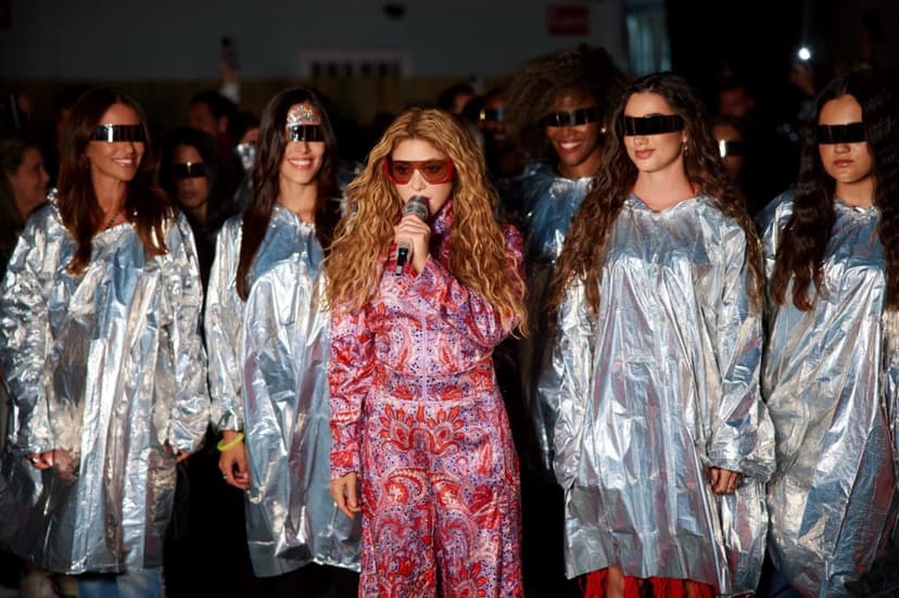 Inside Shakira's Tour: Experiencing the 'Camina con La Loba' Walk