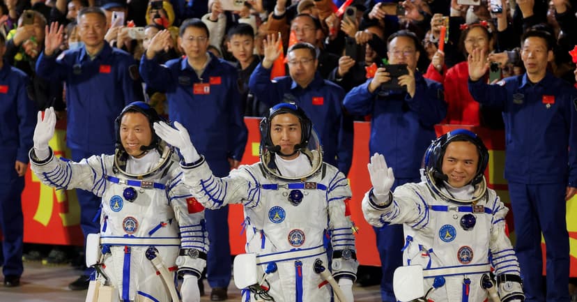 Seven Months in Space: Shenzhou-21 Crew Lands Successfully