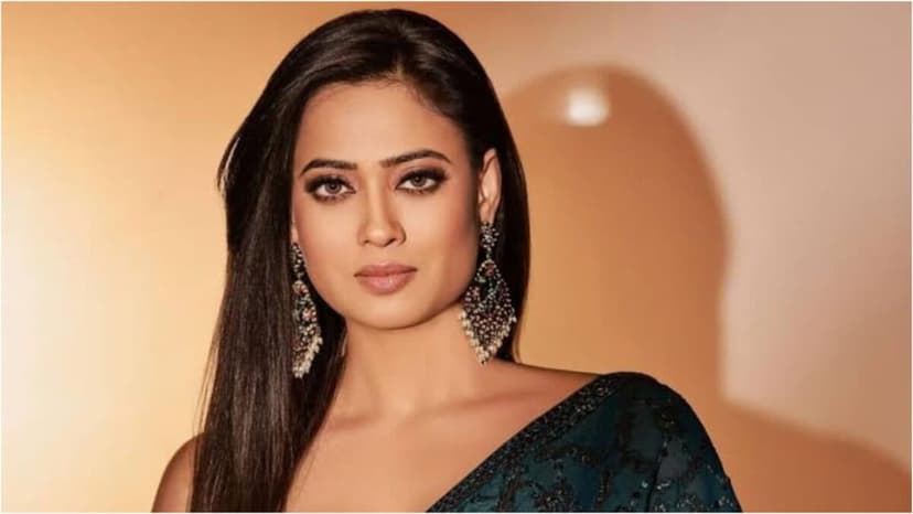 Actress Shweta Tiwari Battling Dengue Ahead of Show Launch