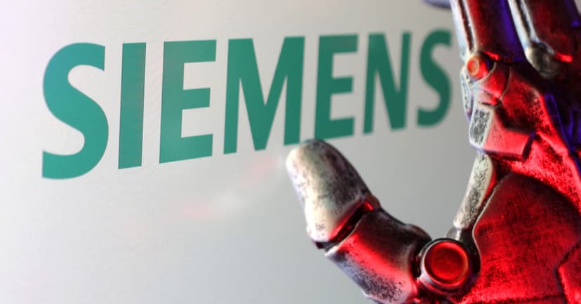 Siemens Ups Profit Forecast on Strong Q1 AI Growth