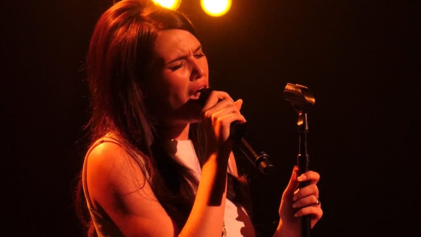 Spiro's Troubadour Debut Hints at Stardom