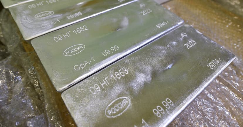 Silver Surge: Retail Investors Drive Record Commodity Trade