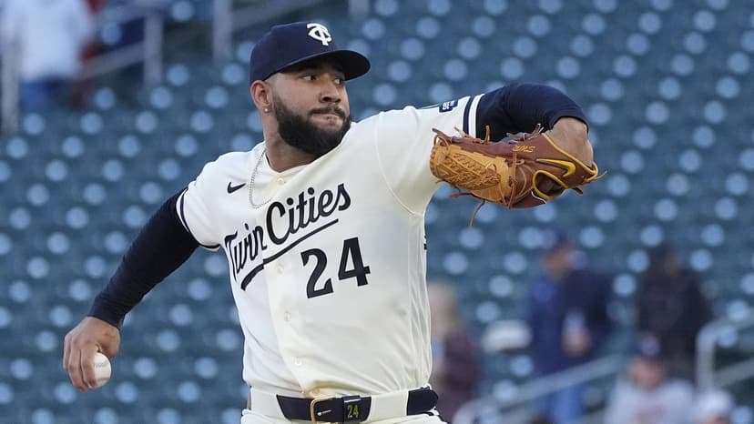 Woods Richardson Returns to Toronto in Trade