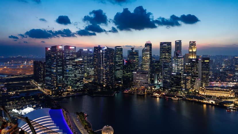 Singapore Economy Slows, Beats Expectations