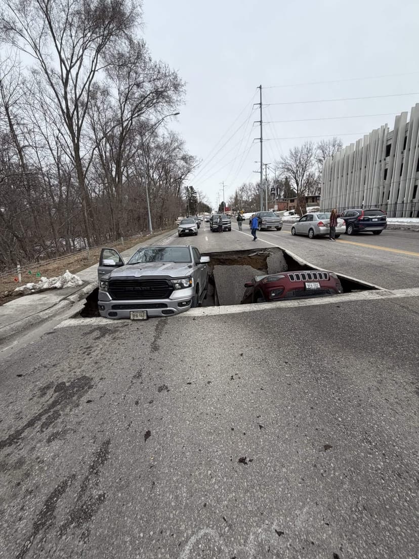 Bystanders Rescue Man From Collapsing Roadway