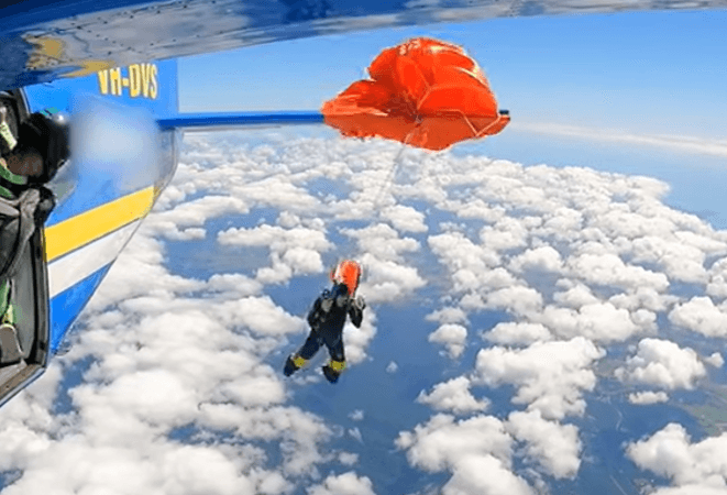 Skydiver's Reserve Chute Snags Plane Tail at 15,000 Feet