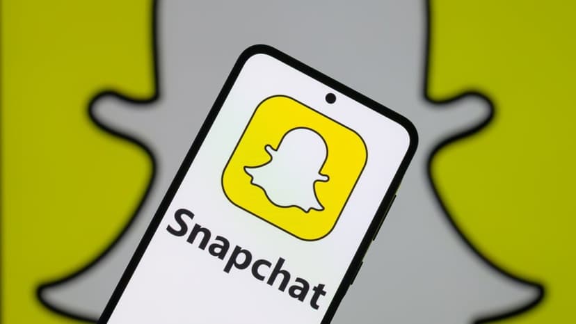 Snapchat Bets on AI, Cuts 1,000 Jobs for Growth