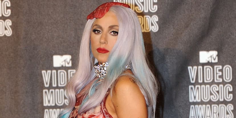 Snoop Dogg Hosts VMAs; Madonna, Swift Lead Nominations