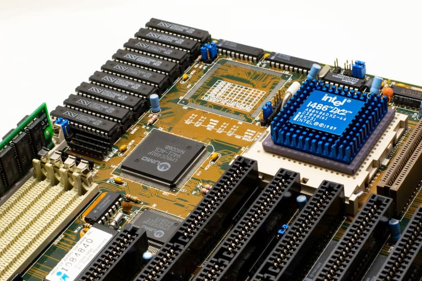 SoftBank's Massive Intel Stake Defies Market Drop