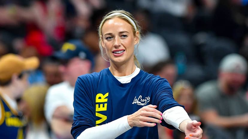 WNBA Star's Take on Viral Sweeney Ad: 'Do Your Thing, Sis'