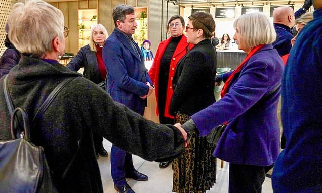 Water CEO Under Guard After Activist 'Citizen's Arrest'