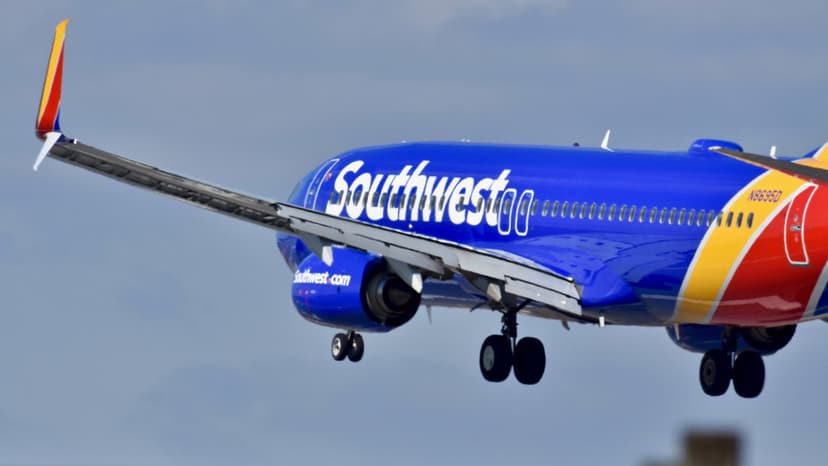 Southwest Axes Popular Free Bags, Upsets Travelers