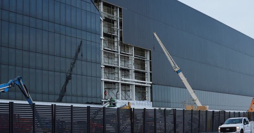 SpaceX Eyes Mega IPO, Plans Datacenter Tour