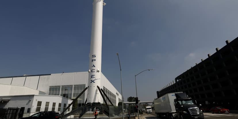 SpaceX Hires Gas Trader for Rockets and Chips