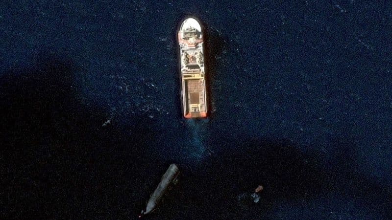 Starship Floats: SpaceX Recovers Rocket from Indian Ocean