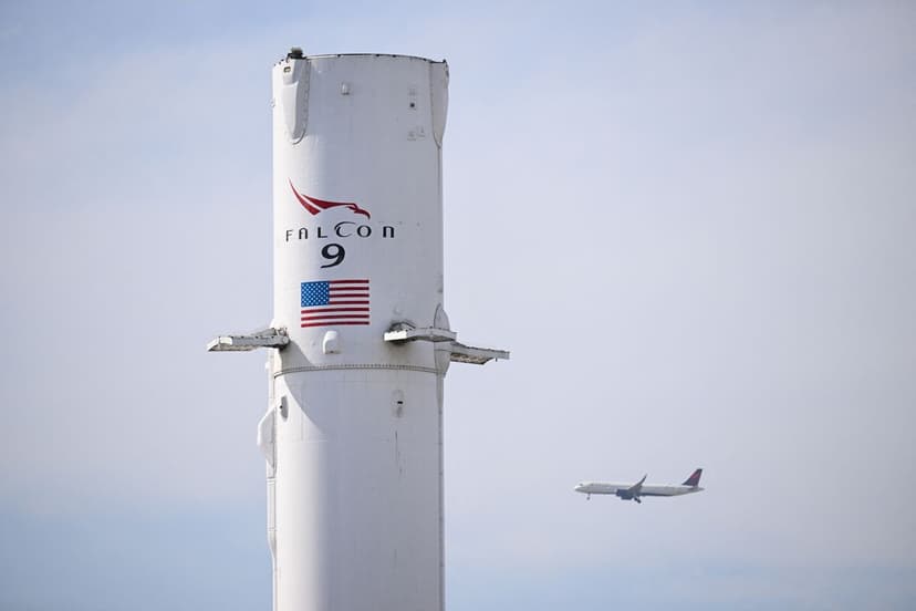 SpaceX Halts Falcon 9 Bookings Past 2028