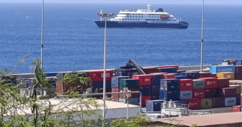 Spain to Aid Stranded Ship in Canary Islands