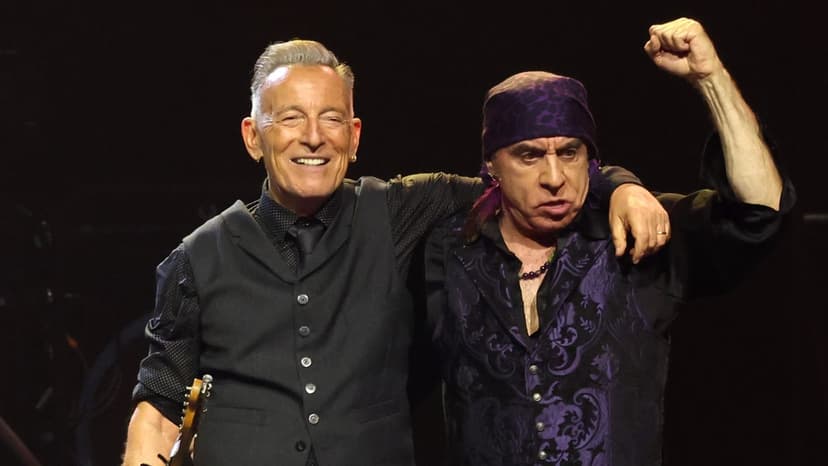 Springsteen & E Street Band Honor Prince in Minneapolis