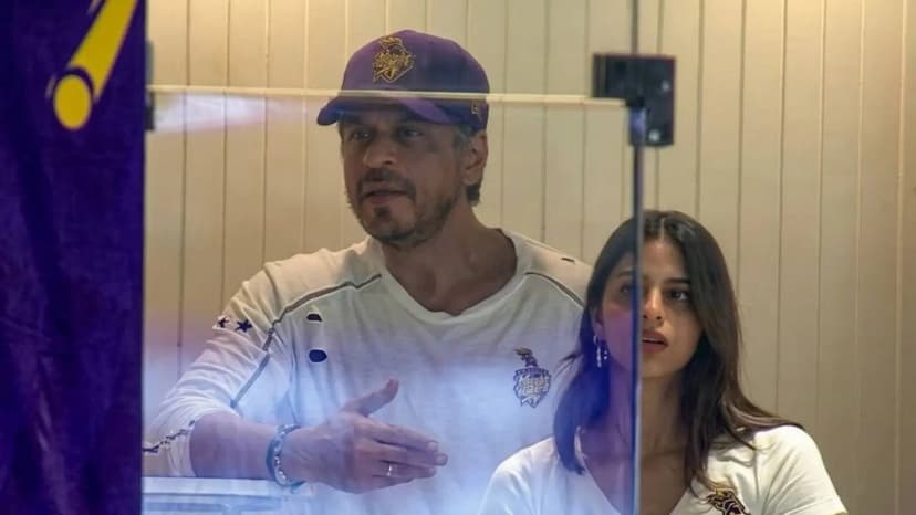 SRK & Suhana Cheer KKR at Eden Gardens
