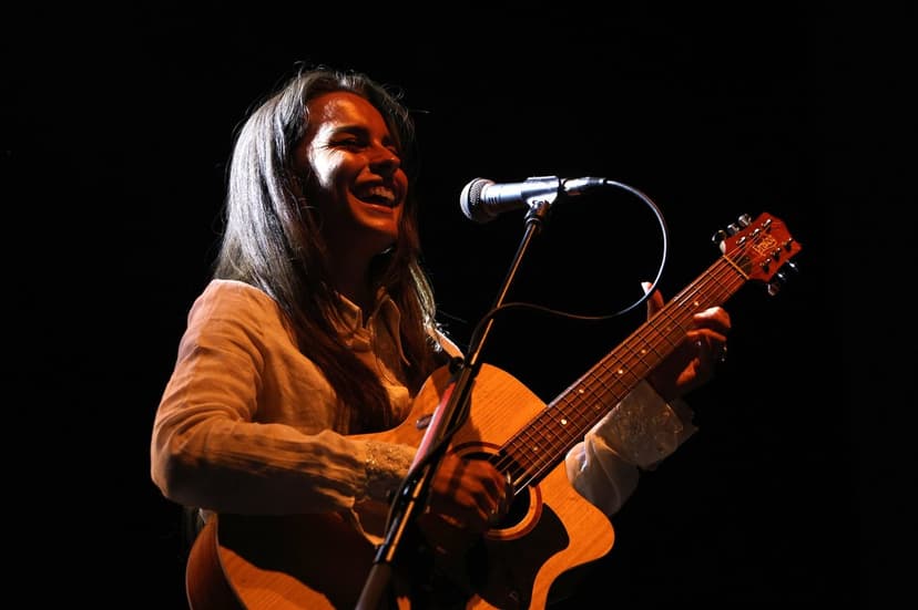 Steph Strings' Star Rises: Debut Album Hits No. 2