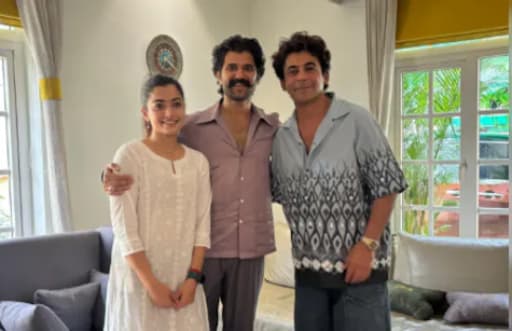 Sunil Grover crashes Rashmika-Vijay's home