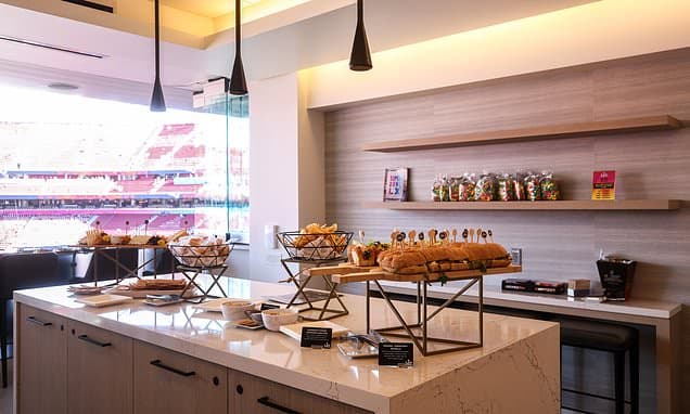 Super Bowl Suites: $1.5M Luxury Meets Celebrity Spectacle