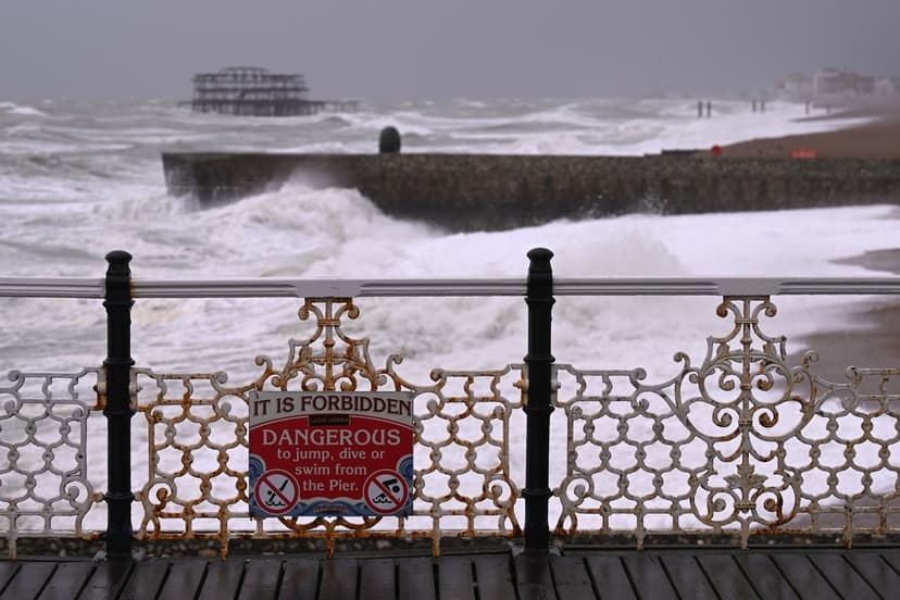 Swimmer Dies After Brighton Pier Rescue