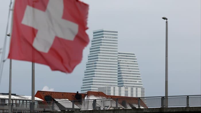 Swiss Economy Contracts Sharply Amid US Tariff Dispute