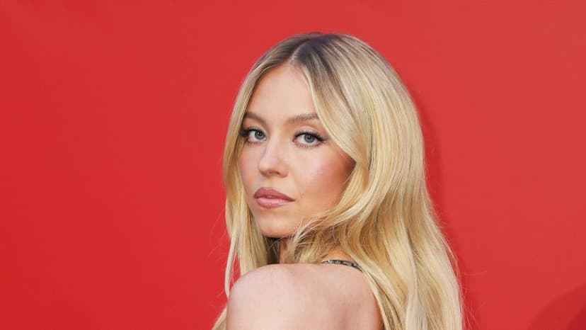 Sydney Sweeney's Utah Lake Getaway: Red Swimsuit Stuns