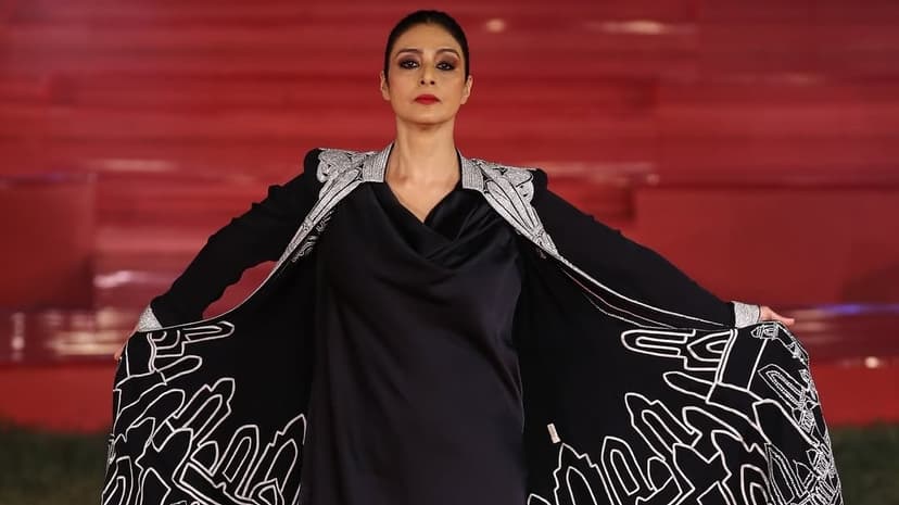 Tabu Mesmerizes as Showstopper for Abu Jani Sandeep Khosla at Art Mumbai