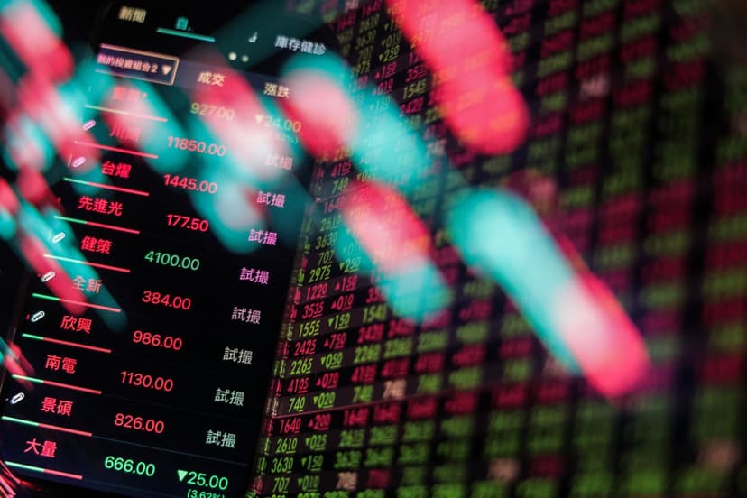 Taiwan Stocks Dip as Investors Take Profits