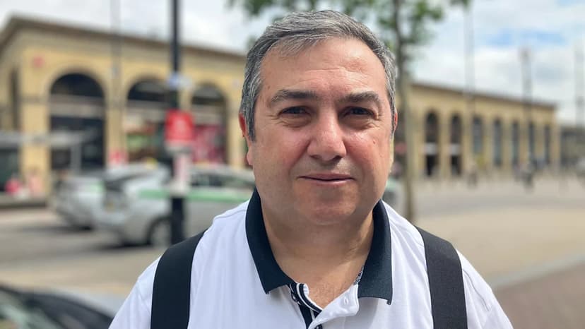 Taxi Driver's Novel Inspired by WWII Bomb Scare