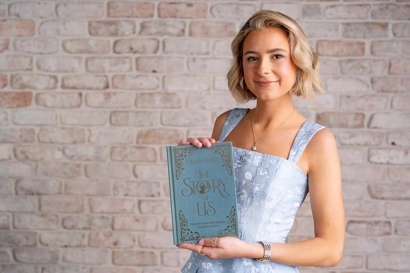 Swiftie Author Turns Fanpage Into Book Deal