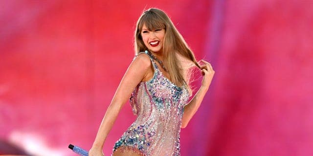 Taylor & Travis Wedding Photos: When Will They Drop?