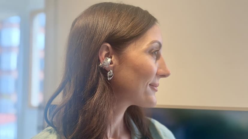 Crystal Earring Headphones Dazzle At Tech Event