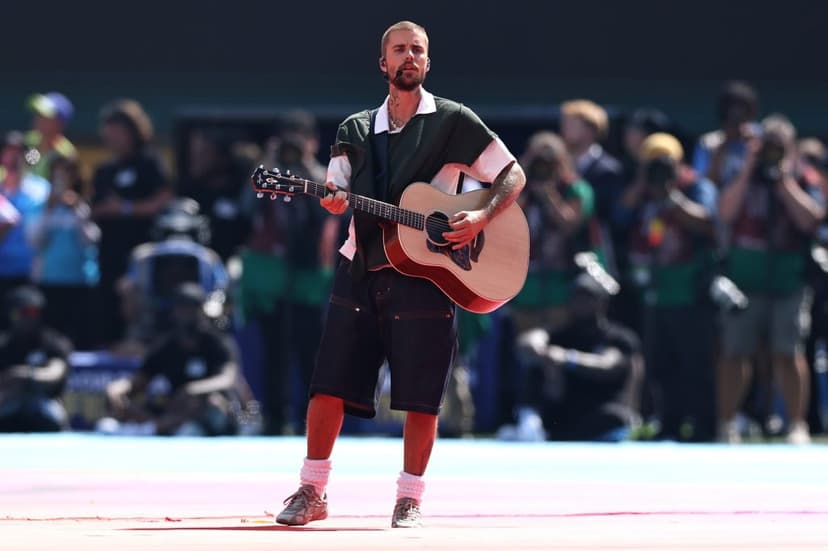 Ted Lasso Surprises World Cup Crowd with Justin Bieber