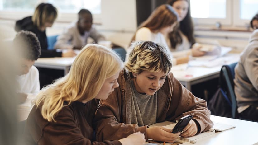 Study: Phone Use Linked to Lower Self-Control