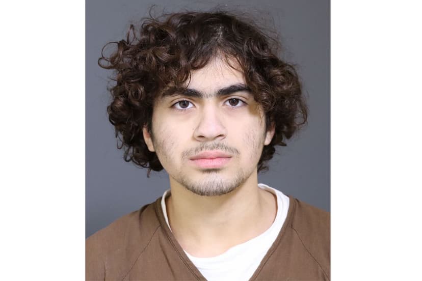 Teenage Boy Murders Mother, Sends Gruesome Photos to Friend