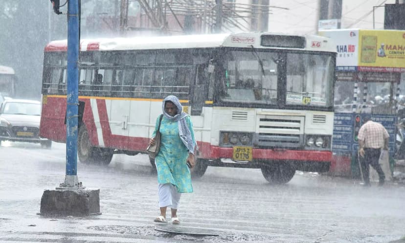 Telangana Showers: Key Districts Brace for Rain