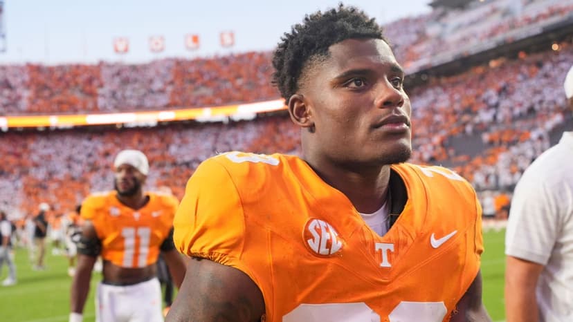 Tennessee Star Boo Carter Leaves Football Team After Suspension