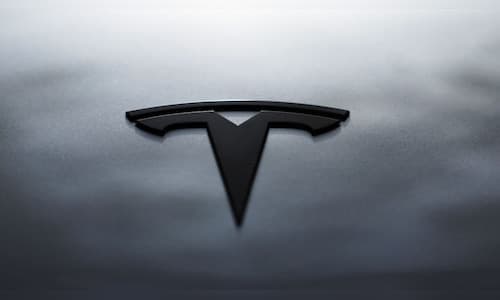 Tesla's Cash Flow Surprise: Positive Flow Defies Burn Expectations