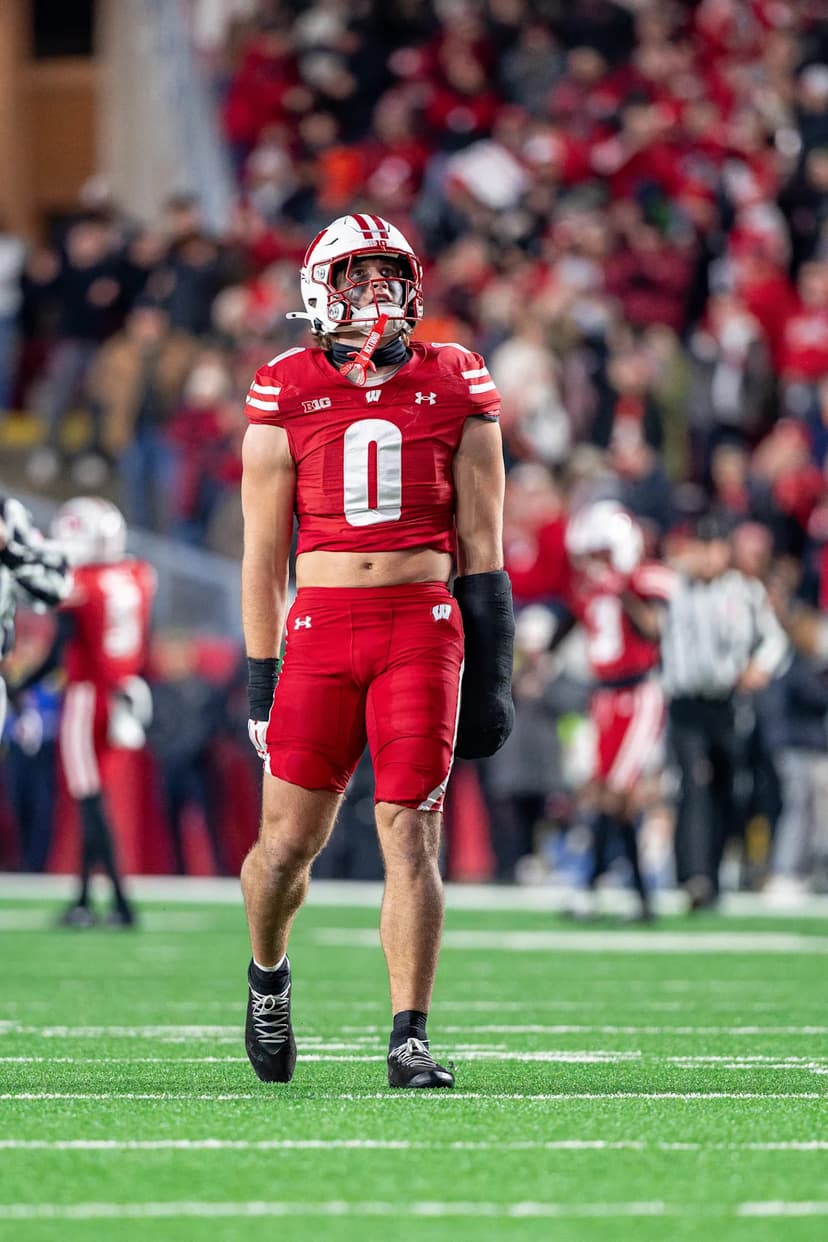 Texas Horns Pursue Wisconsin LB Alliegro