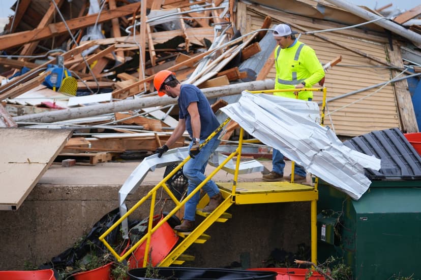 Texas Tornado Devastates Mineral Wells, Injuring Five